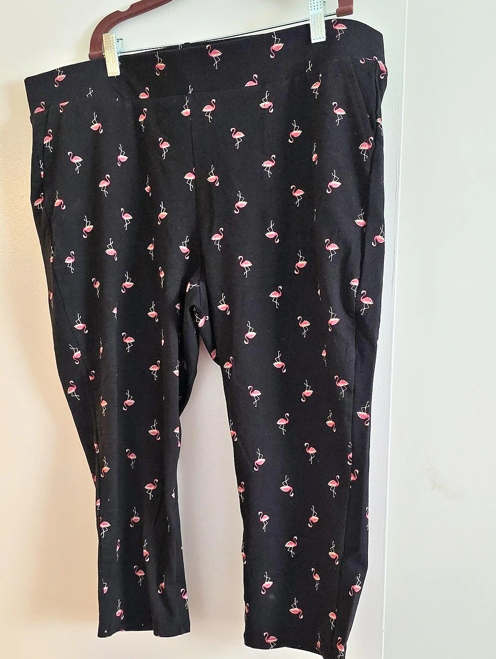 Flamingo Print Capri Pants